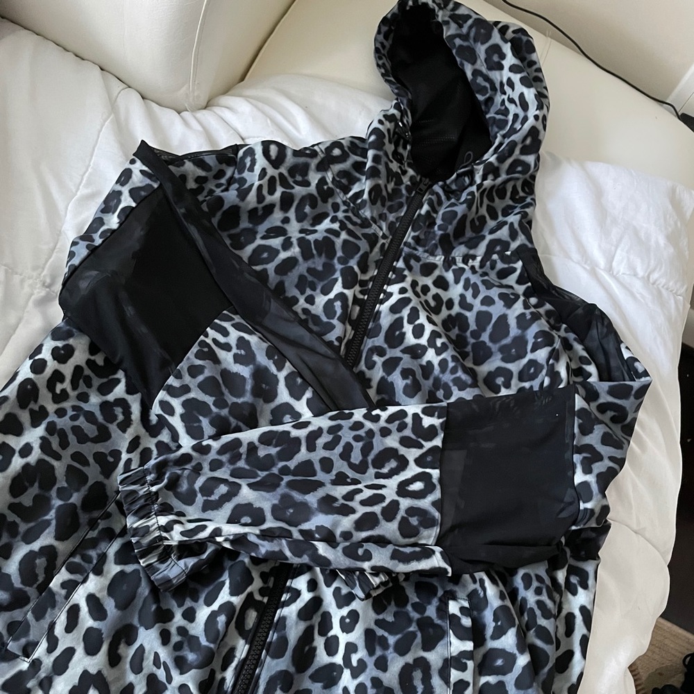 Windbreaker jacket